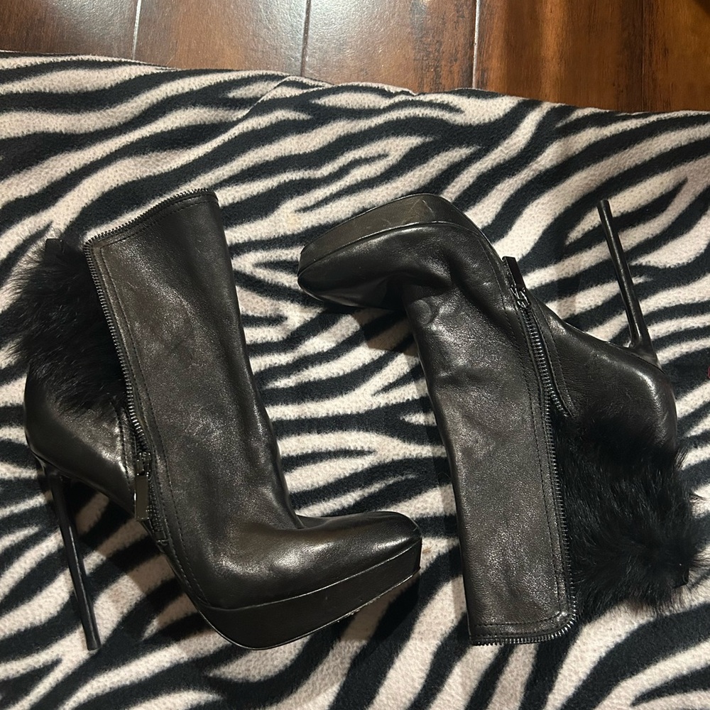 Rachel Zoe Black leather and faux fur Heeled Boots Sleek Design - Picture 3 of 6